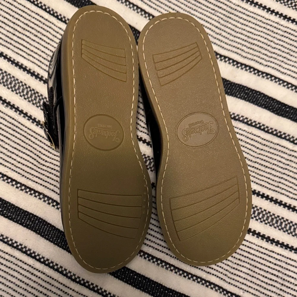 FootMates Girls Black Patent T-Strap Dress Shoes - Picture 4 of 4